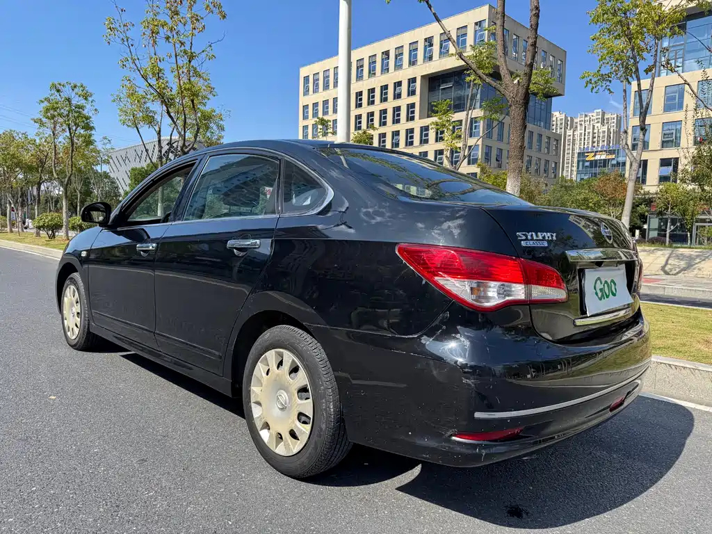 NISSAN SYLPHY 2019
