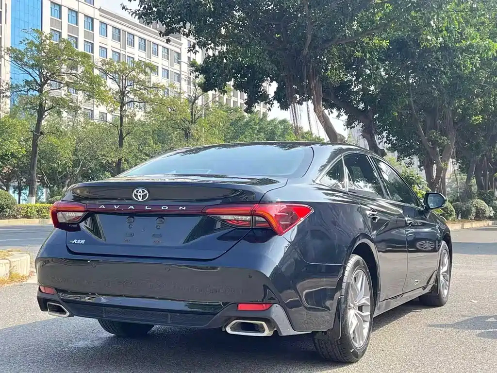 TOYOTA AVALON 2019
