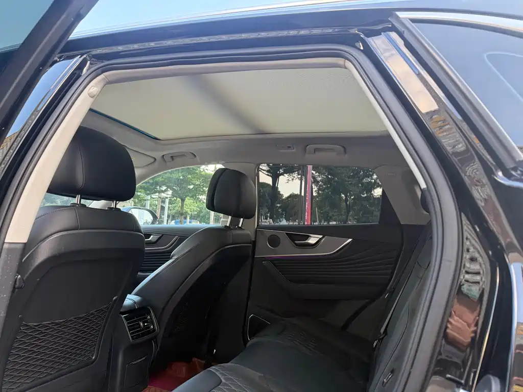 HONGQI HS5 2023