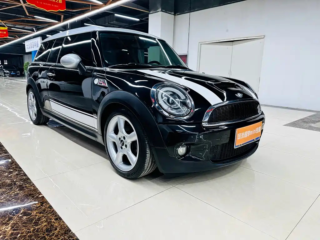 MINI CLUBMAN 2010