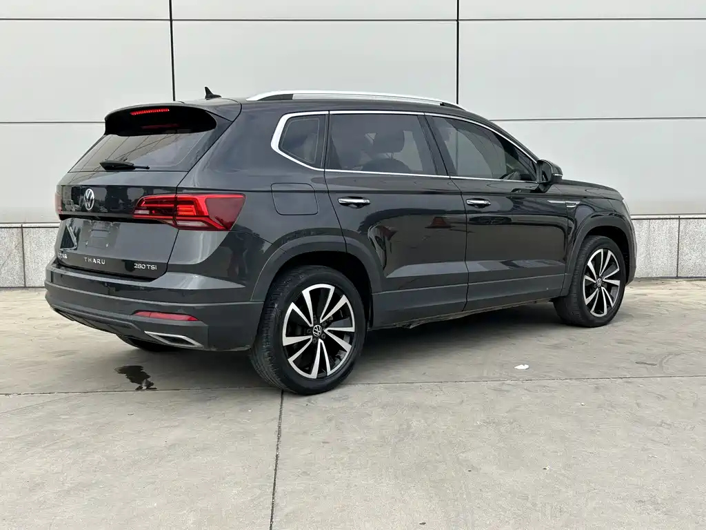 VOLKSWAGEN THARU 2022
