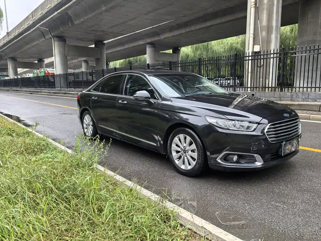 FORD TAURUS 2016