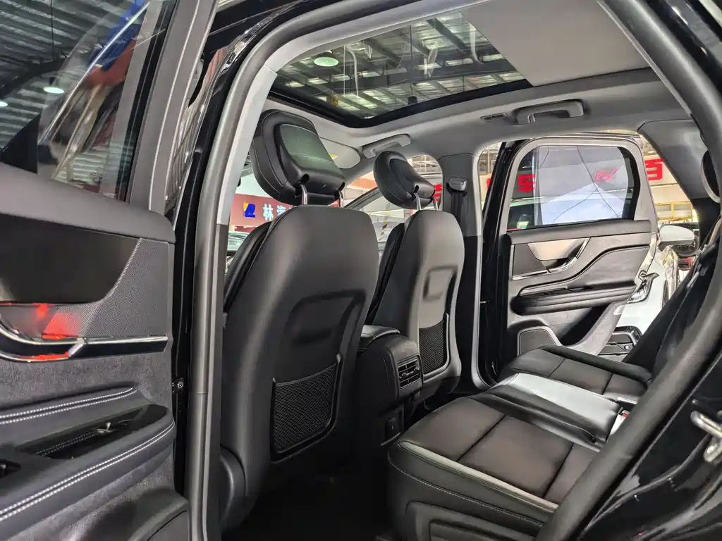 LINCOLN ADVENTURER 2023