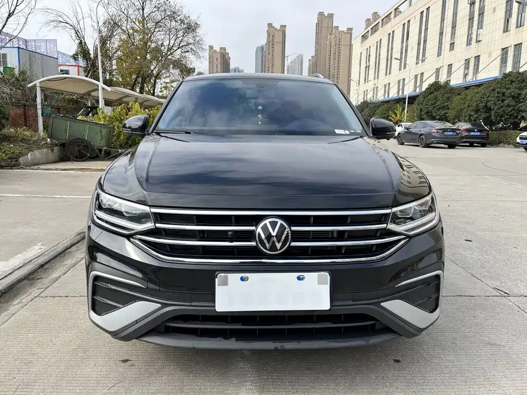 VOLKSWAGEN TIGUAN L 2023