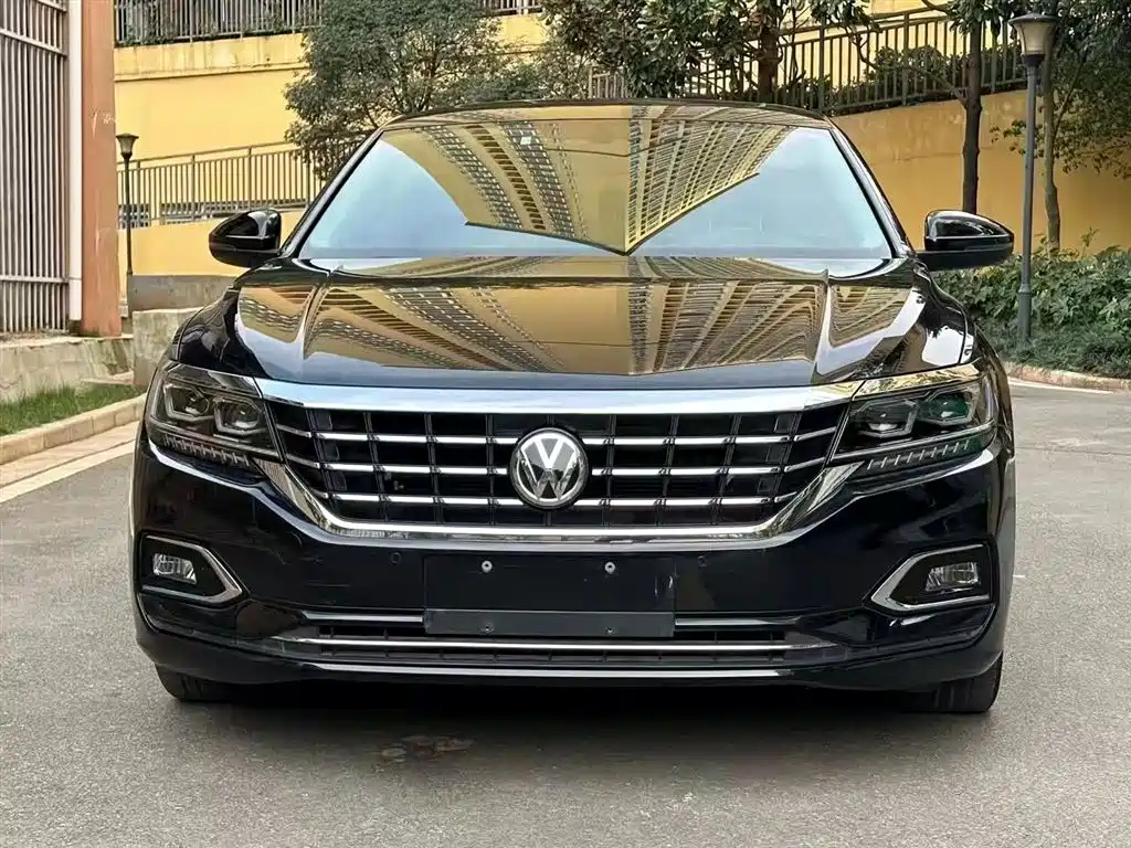 VOLKSWAGEN PASSAT 2019