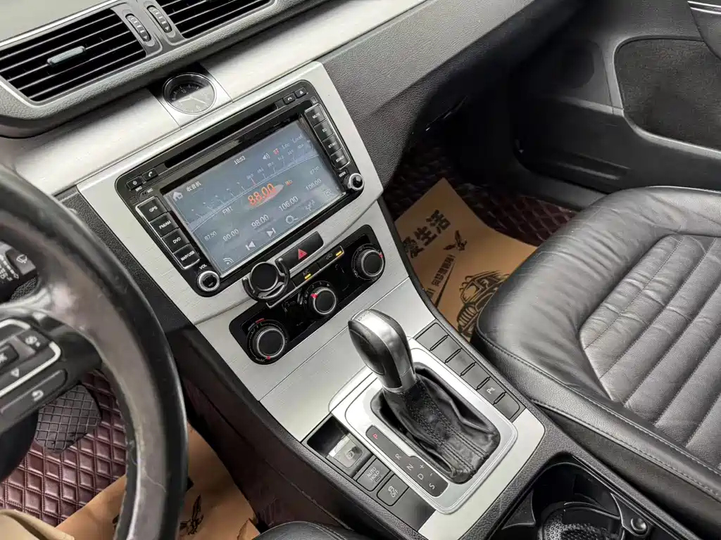 VOLKSWAGEN MAGOTAN 2014