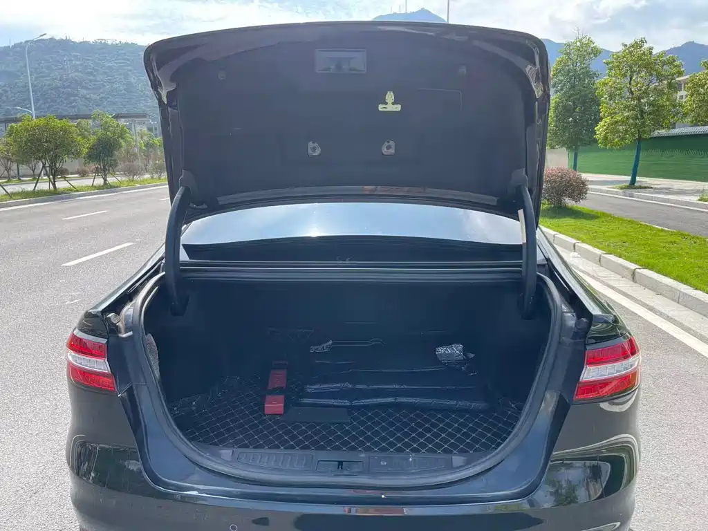 FORD TAURUS 2021
