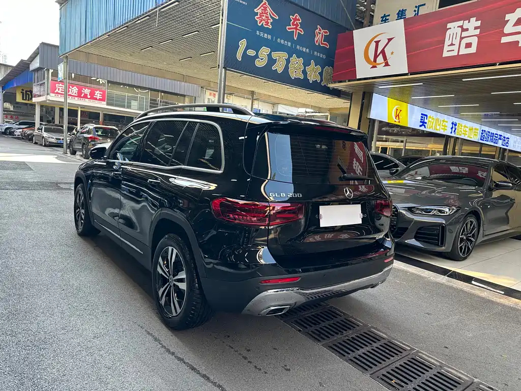 MERCEDES BENZ GLB 2024