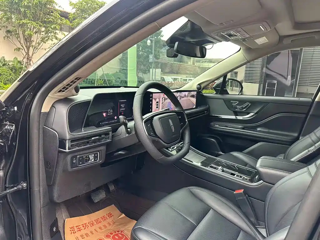 LINCOLN ADVENTURER 2023