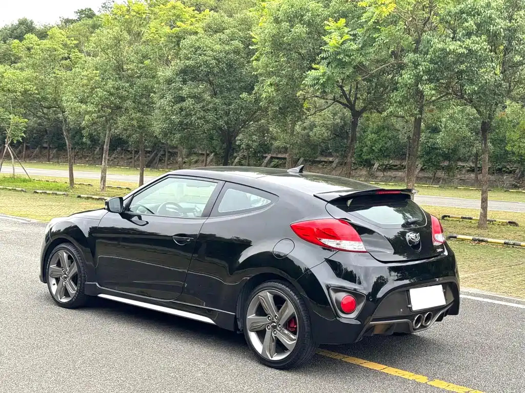 HYUNDAI VELOSTER 2013