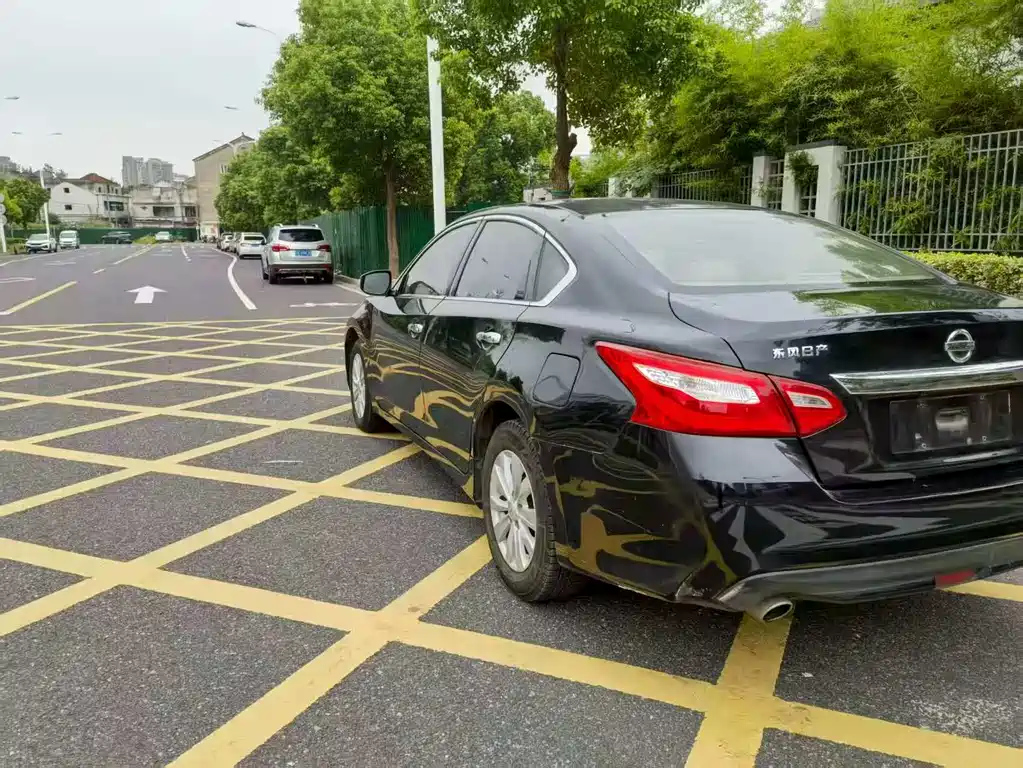 NISSAN TEANA 2017