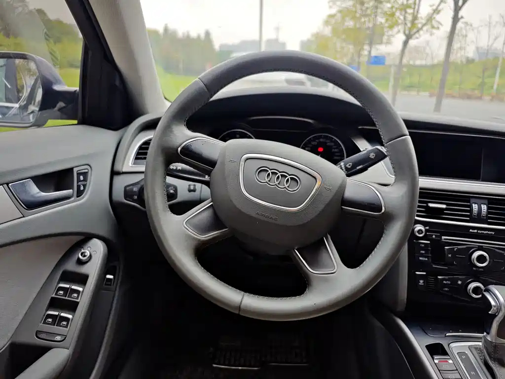 AUDI A4L 2013
