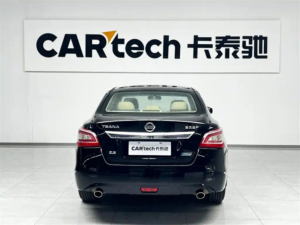NISSAN TEANA 2015