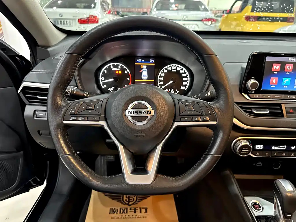 NISSAN TEANA 2019