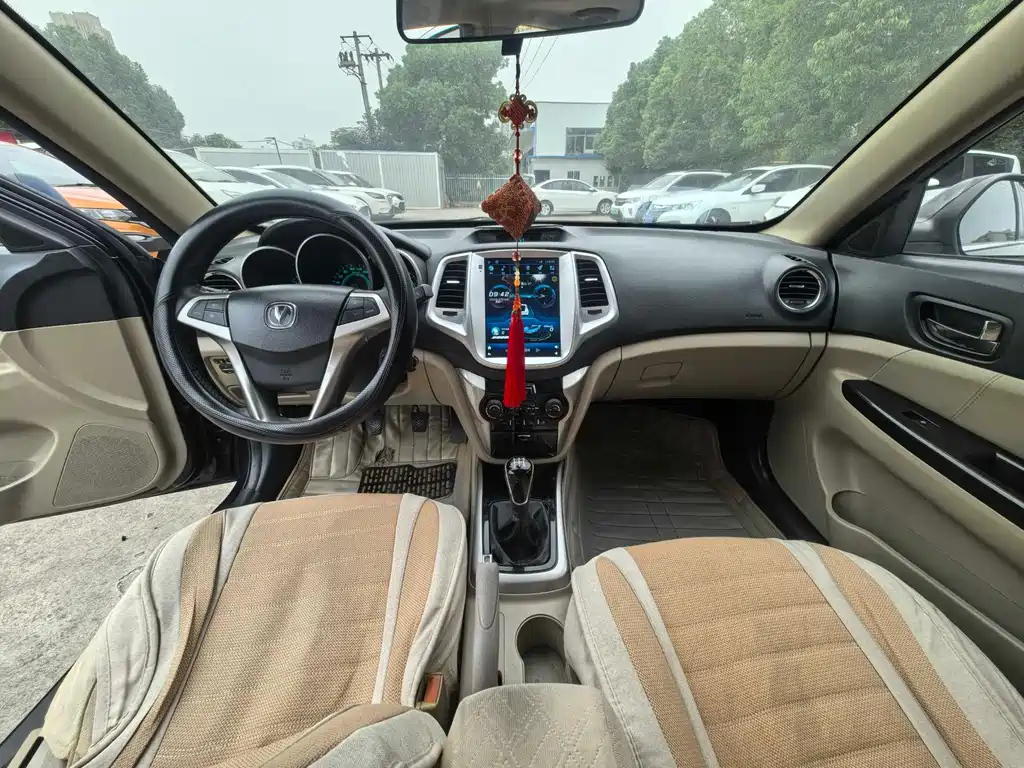 CHANGAN EADO 2013