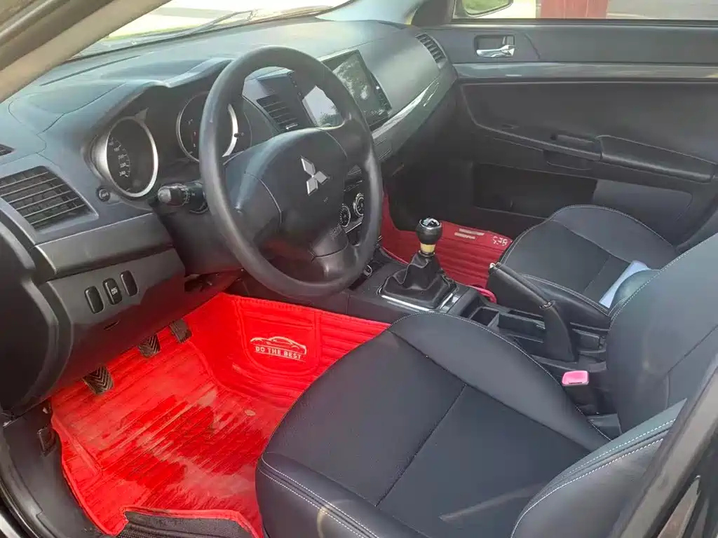 MITSUBISHI LANCER EX 2011