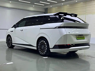 XPENG MOTORS X9  2025 YEAR 740 RANGE MAX 2025