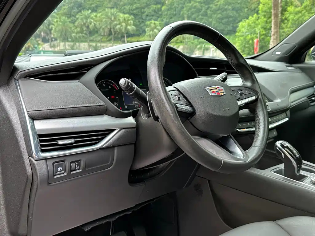 CADILLAC XT4 2021