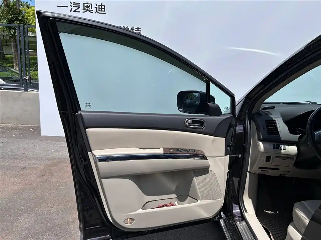 MAZDA 8 2013