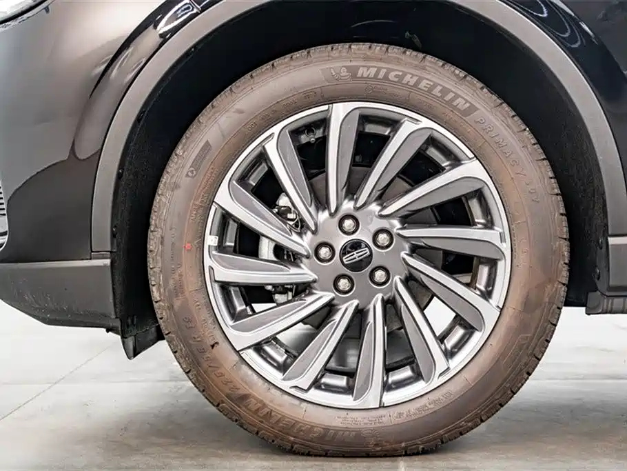 LINCOLN ADVENTURER 2024