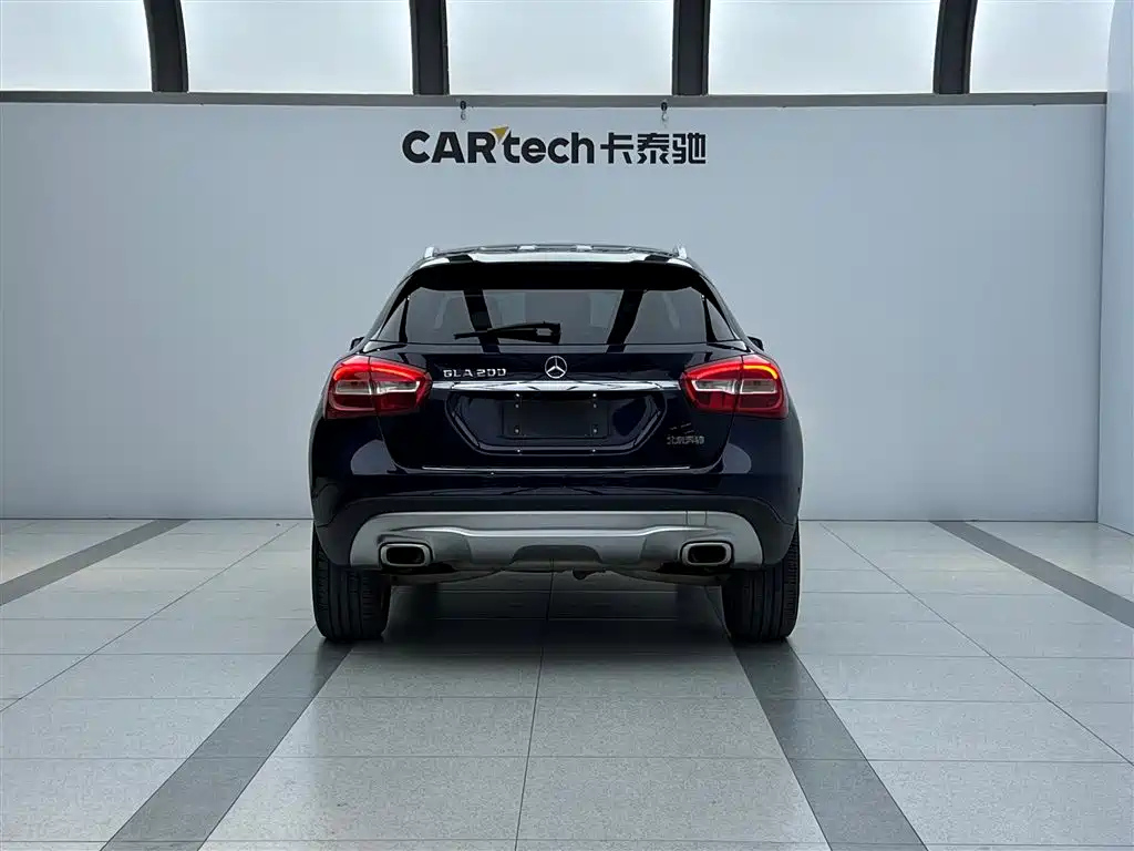 MERCEDES BENZ GLA 2016