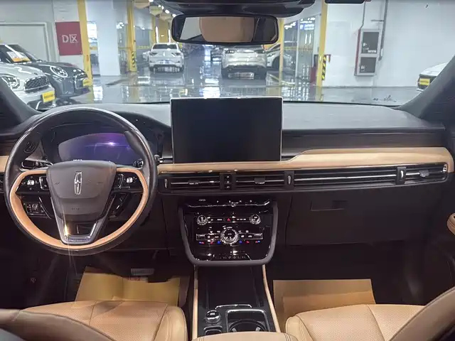 LINCOLN ADVENTURER 2023