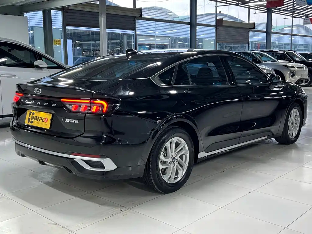 FORD MONDEO 2023