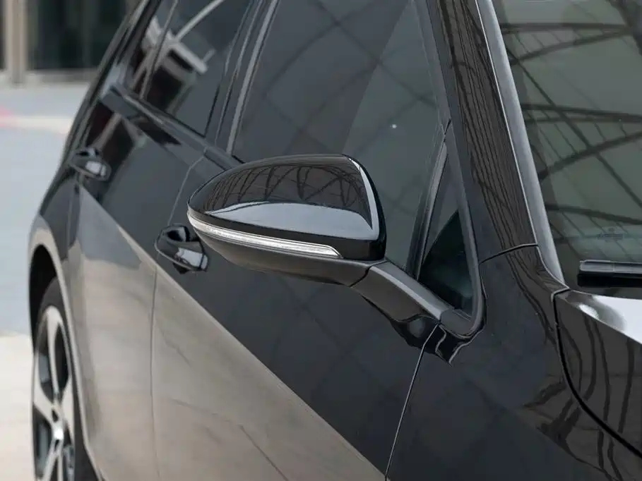 VOLKSWAGEN GOLF GTI 2016