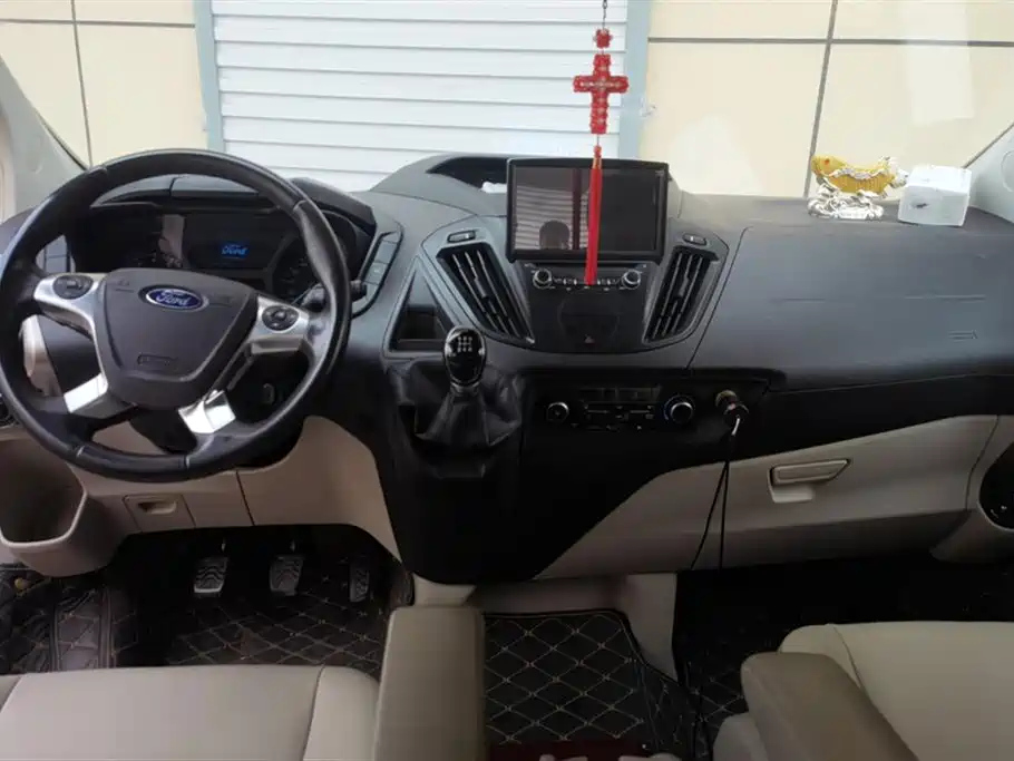 FORD TOUREO 2016