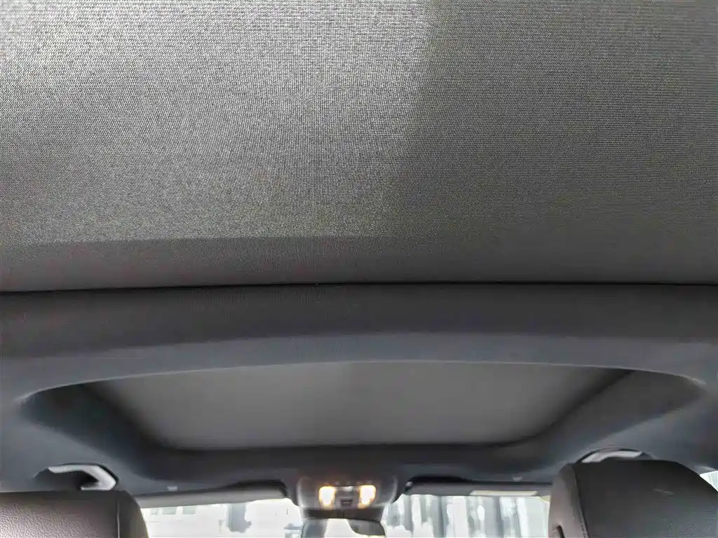 MERCEDES BENZ GLB 2023