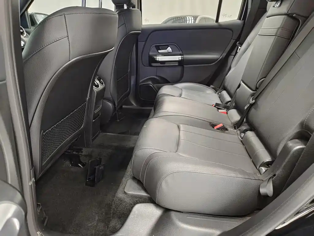 MERCEDES BENZ GLB 2024