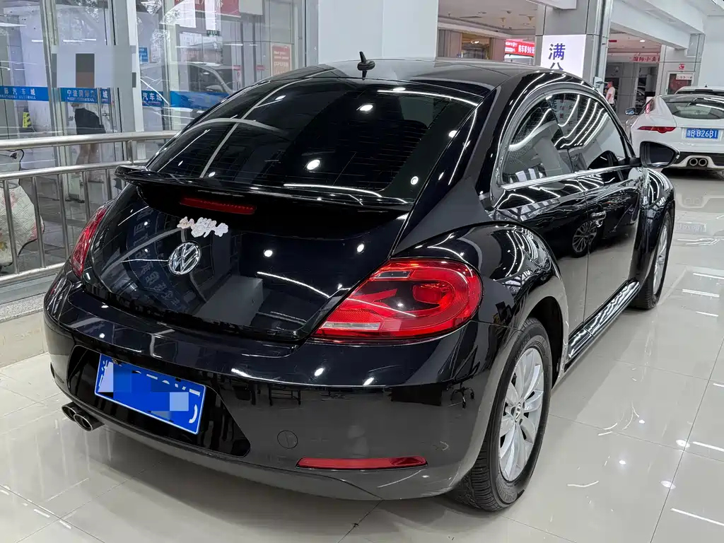 VOLKSWAGEN BEETLE 2014