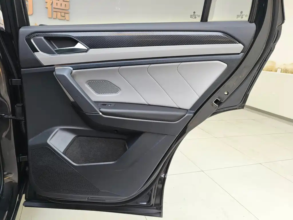 VOLKSWAGEN TAYRON 2022