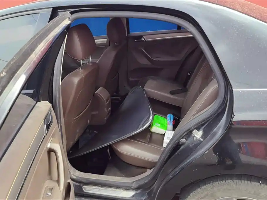 VOLKSWAGEN BORA 2013