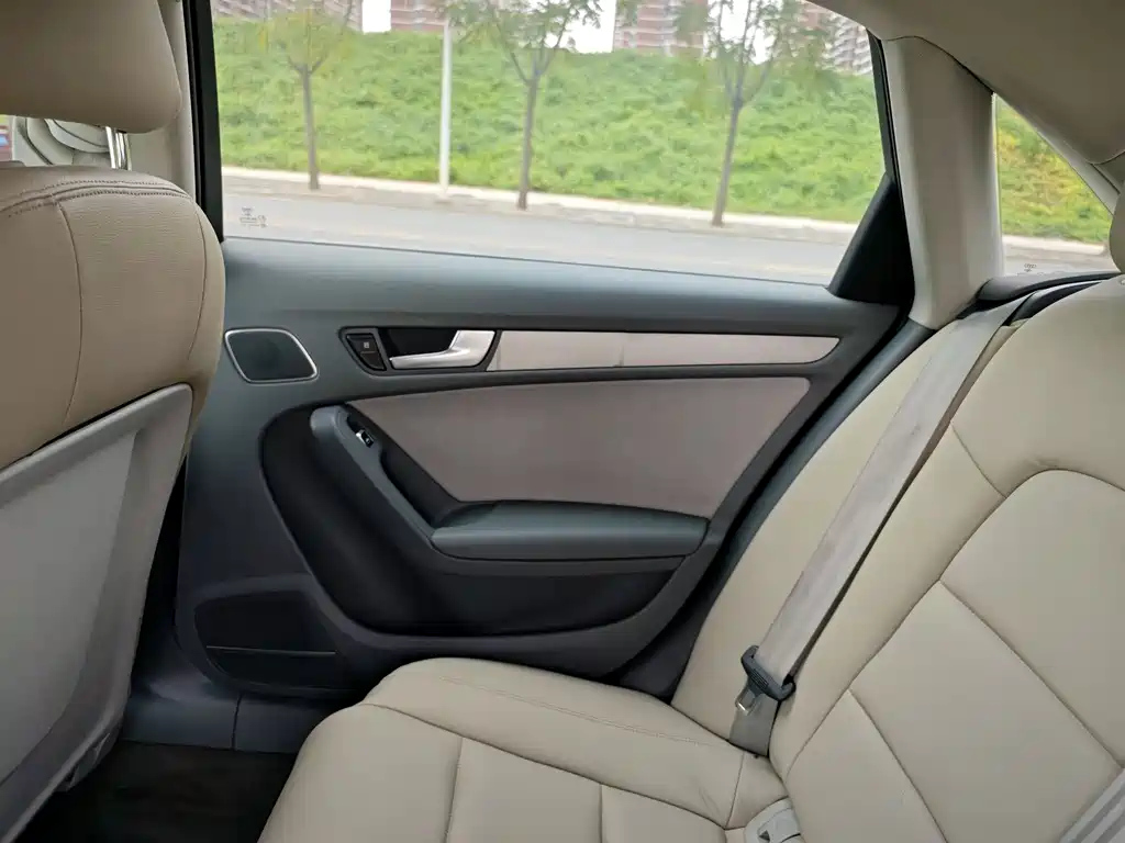 AUDI A4L 2013