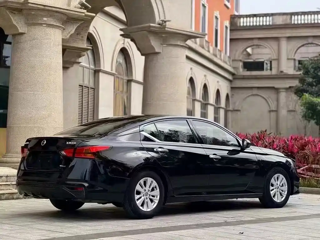 NISSAN TEANA 2020