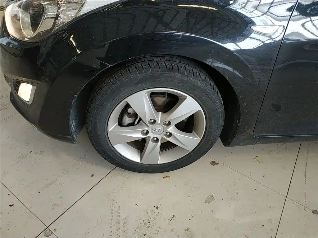 HYUNDAI ELANTRA 2012