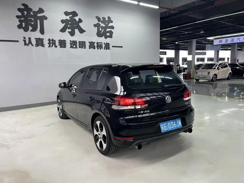 VOLKSWAGEN GOLF GTI 2012