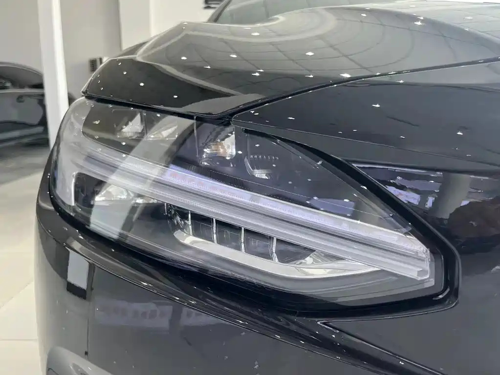 VOLVO S90 2024