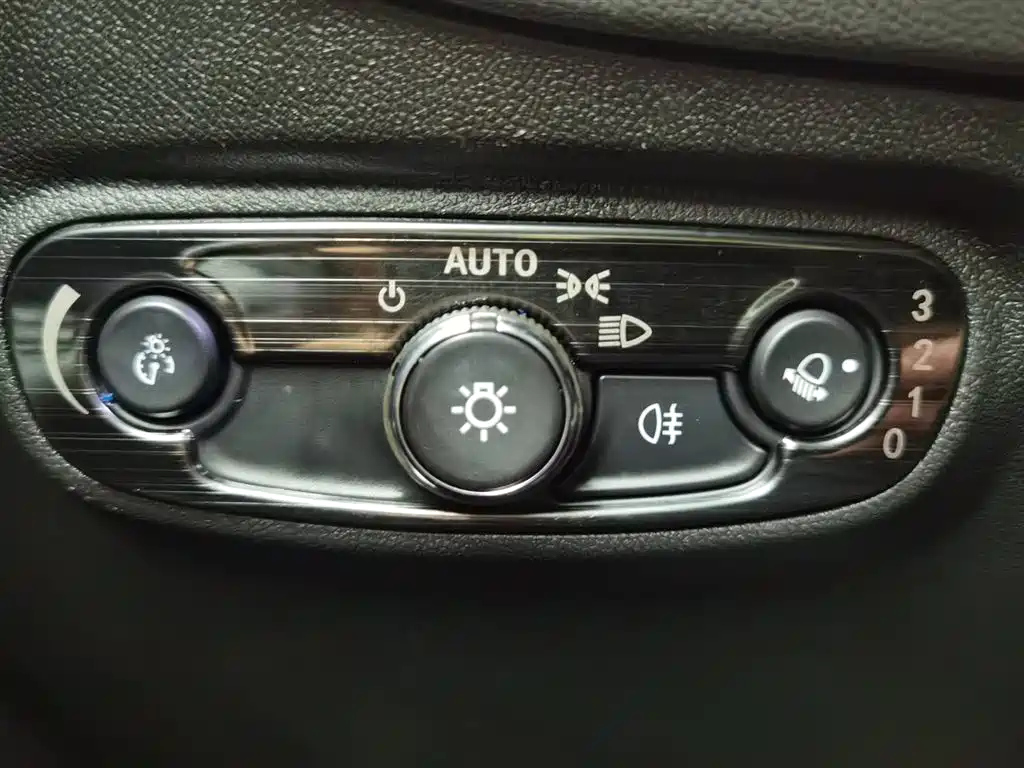 CHEVROLET EXPLORER 2018