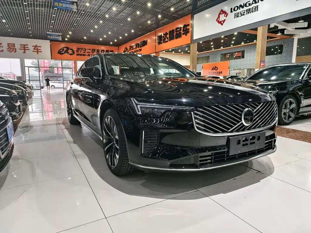 VOLVO S90 2025