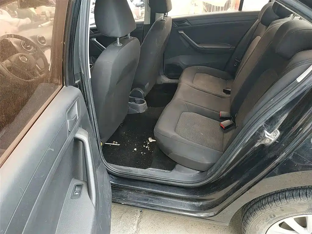 VOLKSWAGEN JETTA 2018