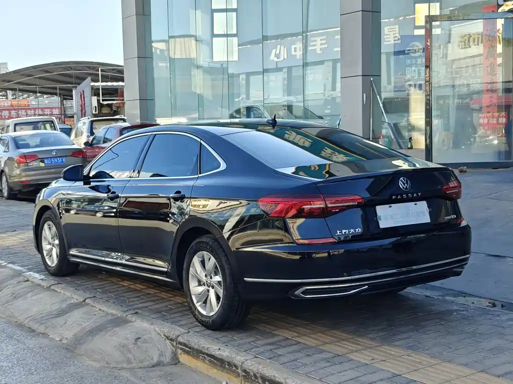 VOLKSWAGEN PASSAT 2021
