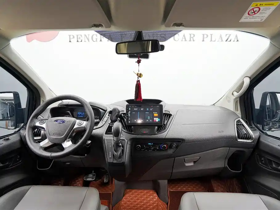 FORD TOUREO 2020