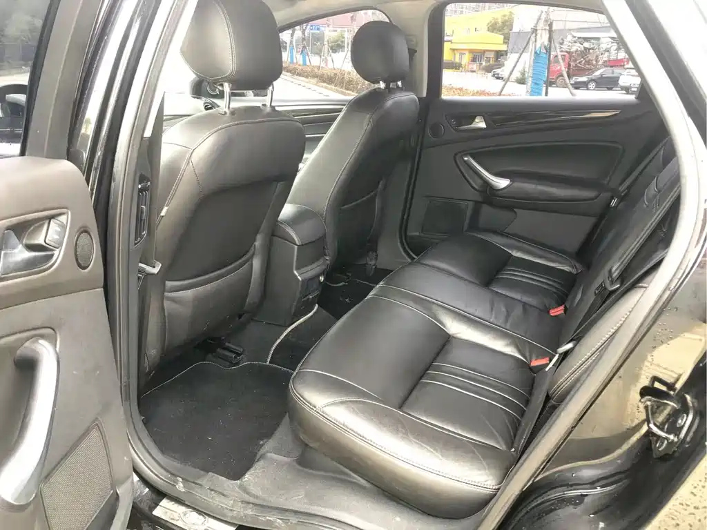 FORD MONDEO - WINNER 2010