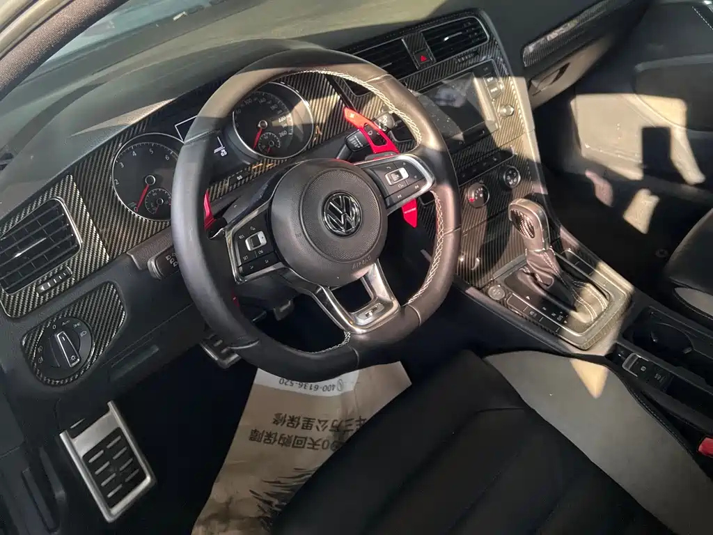 VOLKSWAGEN GOLF 2017