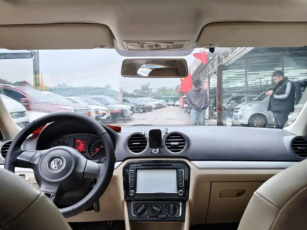 VOLKSWAGEN JETTA 2013