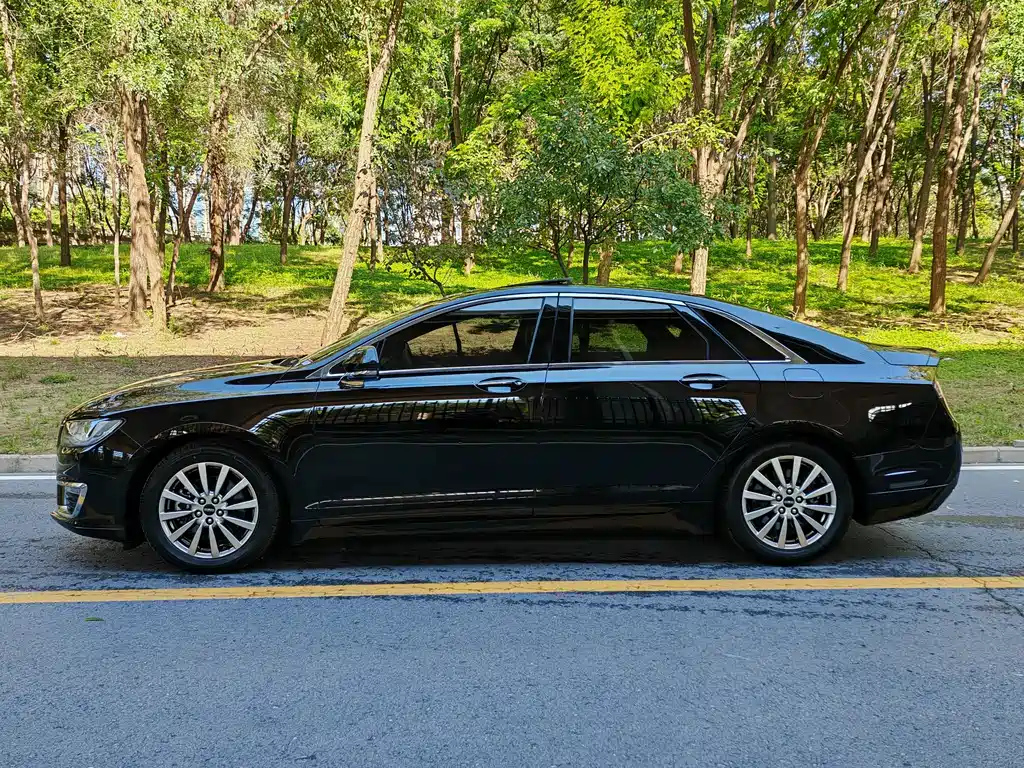 LINCOLN MKZ 2020