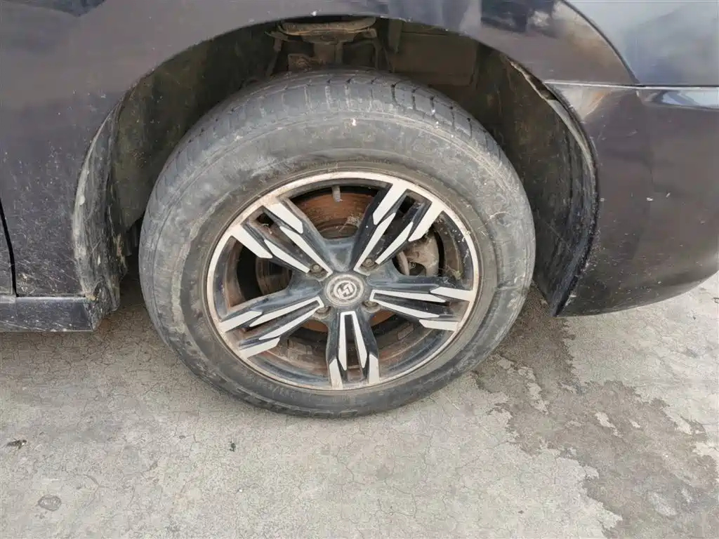NISSAN SYLPHY 2012