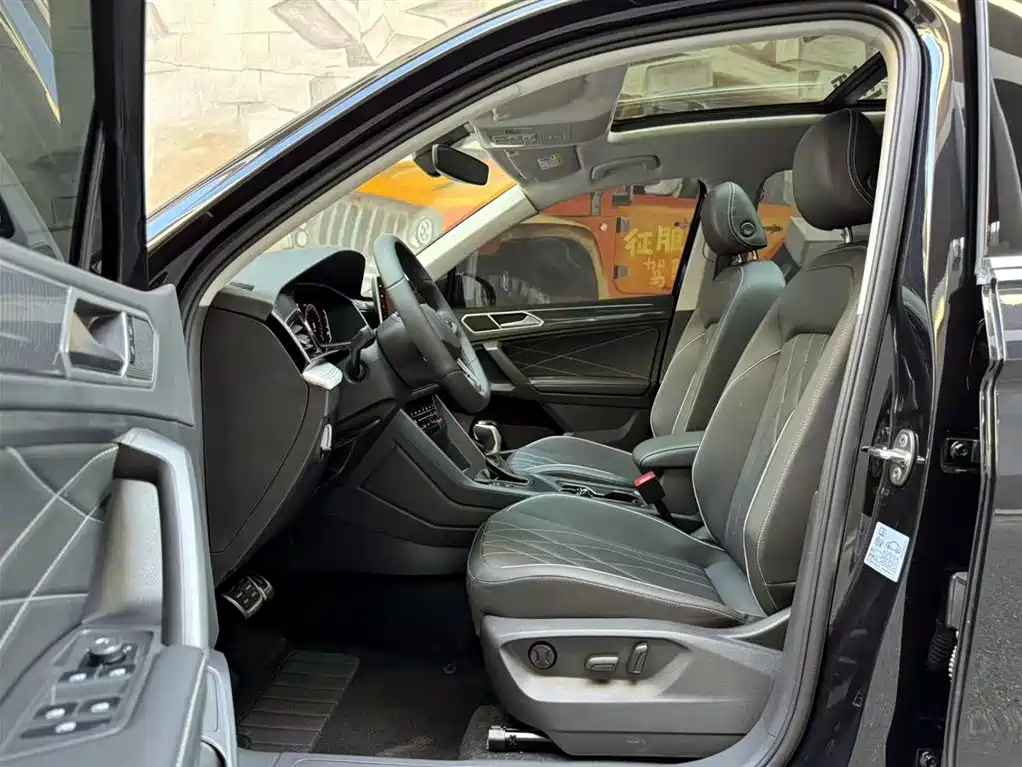 VOLKSWAGEN TIGUAN L 2024